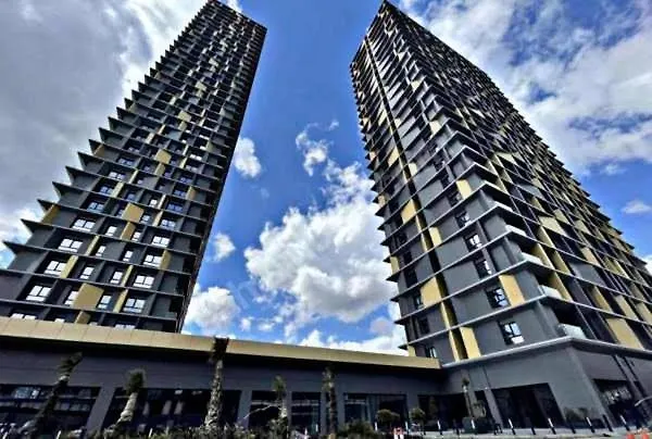 Apartamento Metro Istasyonu Karsisi Lux Daire Estambul
