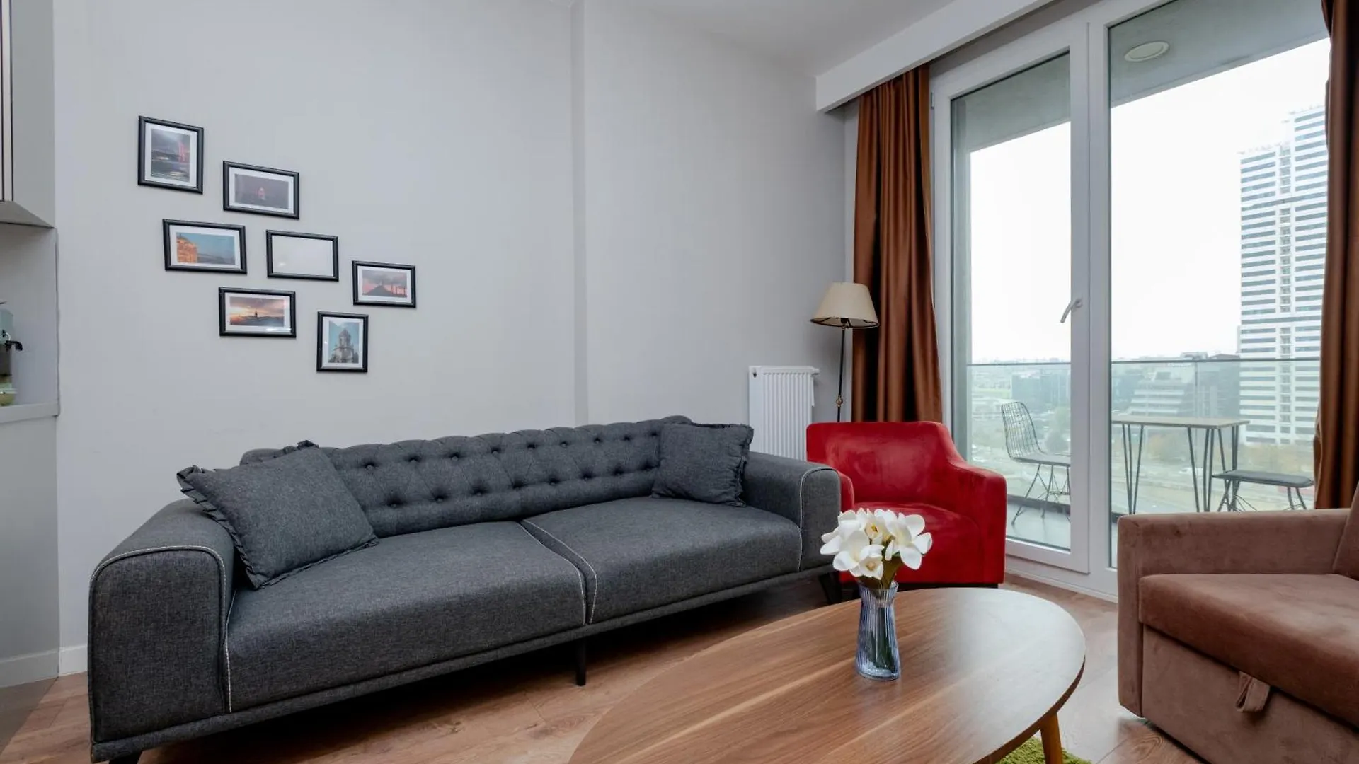 Metro Istasyonu Karsisi Lux Daire Estambul Apartamento